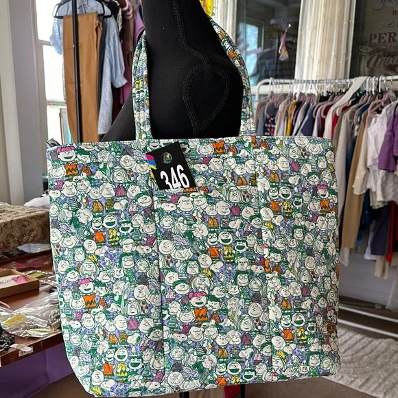 346, NWT Vera Bradley X Peanuts Green Tote Bag with Versatile Straps - Picture 8 of 8